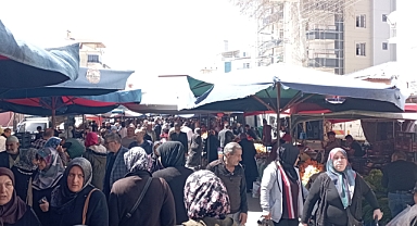Karaman'da semt pazarında fiyatlar