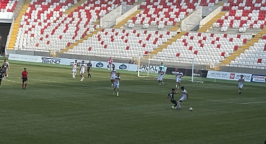 Karaman FK, Evinde Son Maçını Kazandı: 2-0