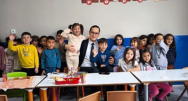 Kaymakam Avcı'dan Minik öğrencilere ziyaret