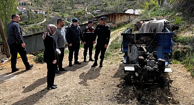 Kaymakam Çakır ve Albay Saygılı'dan yangın mağduru vatandaşa geçmiş olsun ziyareti