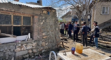 Kaymakam'dan Evi Yanan Vatandaşa Geçmiş Olsun Ziyareti