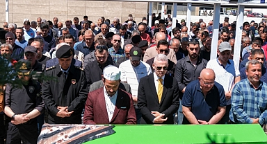 Şehit Annesi Toprağa Verildi