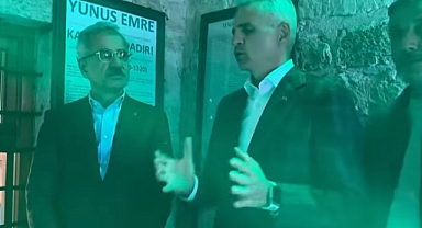 Vali Çiçekli, Bakan Uraloğlu'na Yunus Emre'nin Karamanlı olduğunu anlattı