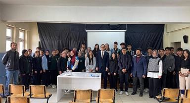 Yunus Emre Çok Programlı Anadolu Lisesinde Meslek Tanıtım Etkinliği Düzenlendi