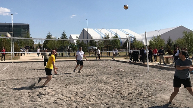 Kampüste İlk Kez Plaj Voleybolu Heyecanı