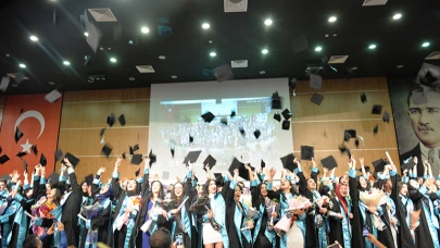 KMÜ’de Mezuniyet Törenleri Devam Ediyor