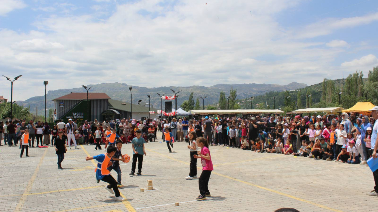 Sarıveliler’de bin 500 öğrenci çocuk oyunları şenliğinde buluştu