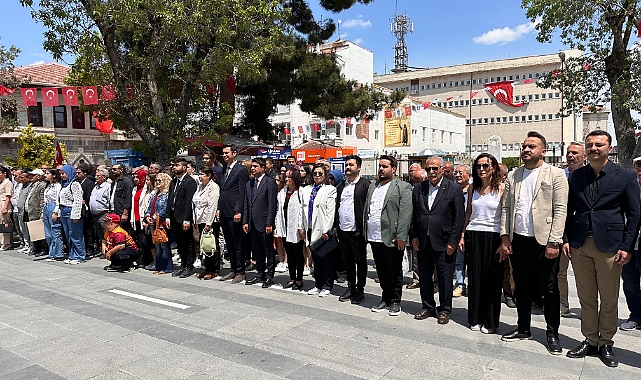CHP, 19 Mayıs'ı kutladı