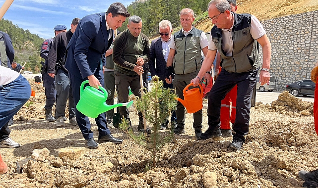 Dil Bayramında 748 Fidan Toprakla Buluştu