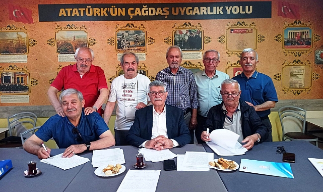 EĞİT-DER'de Mahmut Demir güven tazeledi
