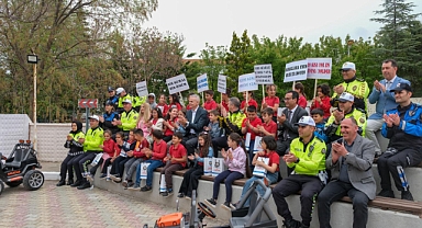 Karaman'da öğrencilere uygulamalı trafik eğitimi verildi