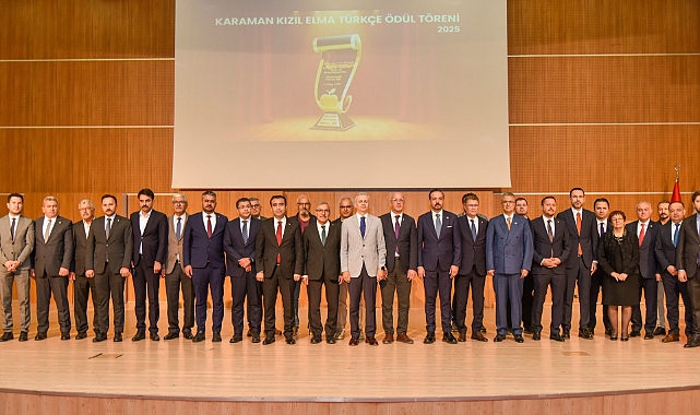 'Kızıl Elma Türkçe Ödülleri' Sahiplerini Buldu