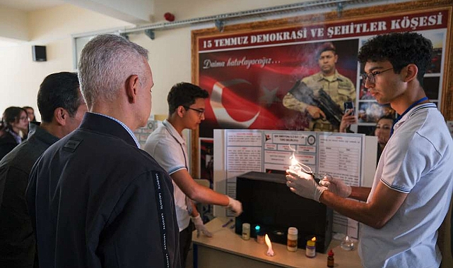 Merakla Başladı, Projeye Dönüştü: Öğrenciler Bilimsel Yolculuğunu Paylaştı