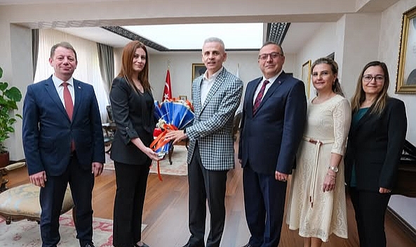 Tapu ve Kadastro Çalışanlarından Vali Çiçekli'ye ziyaret