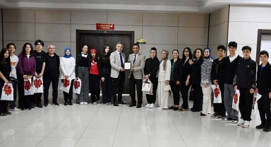 TÜBİTAK Finalistlerinden İl Müdürü Çalışkan'a Ziyaret
