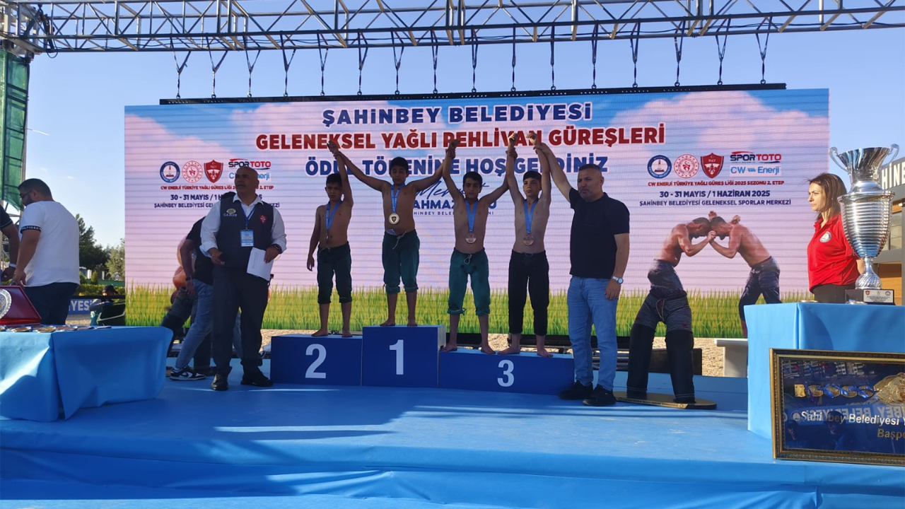 Karamanlı Güreşçiler Kırkpınar Vizesi Aldı