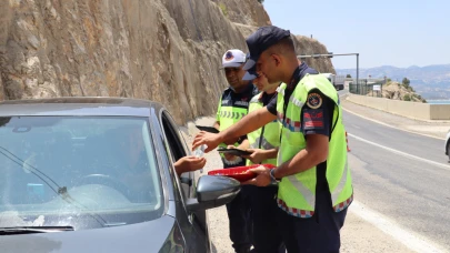 Jandarma bayramın güvenle geçirilmesi için denetimlerini aralıksız sürdürüyor