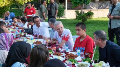 Genç yetenekler Vali Çiçekli'ye misafir oldu