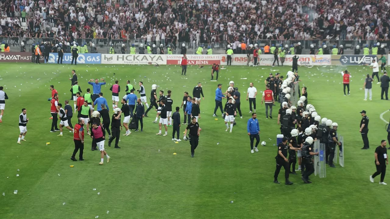 Elazığspor’un 5 Maçlık Seyircisiz oynama cezası 3’e düşürüldü