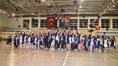 İrfan Ataseven Anadolu Lisesi’nde Coşkulu Mezuniyet Töreni