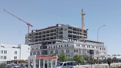 Hastane inşaatında çalışmalar sürüyor