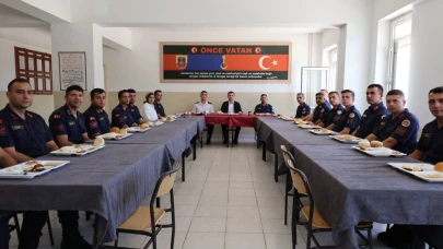 Jandarma Personeliyle vedalaştılar