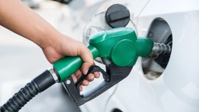 Dev İndirimlerin Ardından Motorine Zam Geldi