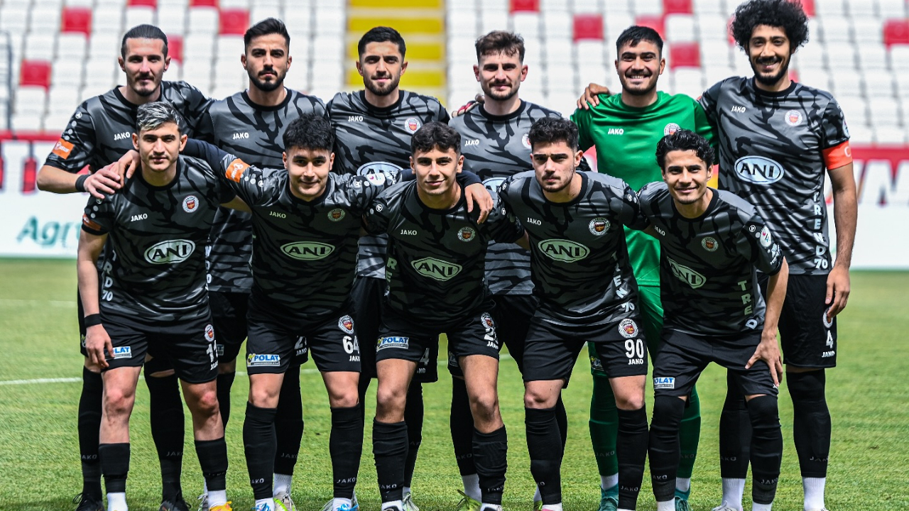 Bu Kadro Tarih Oluyor