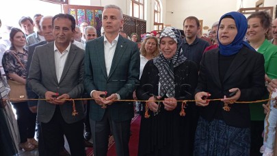 Kök Boyanın Sanata Yolculuğu Sergisi Açıldı