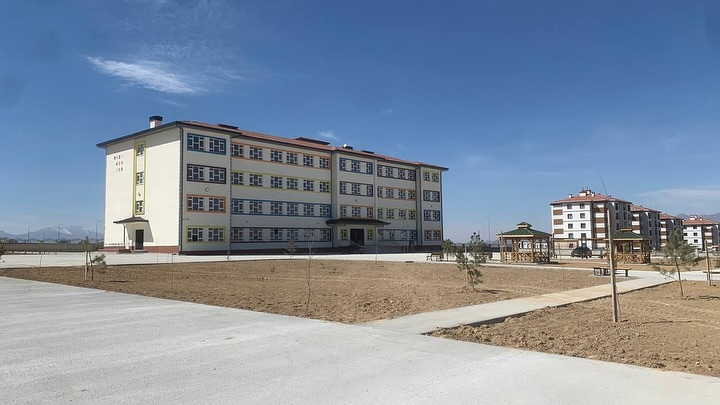 TOKİ’ler Bölgesine Yeni Okul