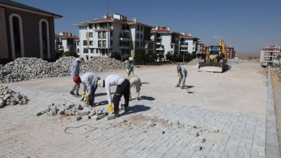 Parke Taşı Döşeme Çalışmaları Devam Ediyor
