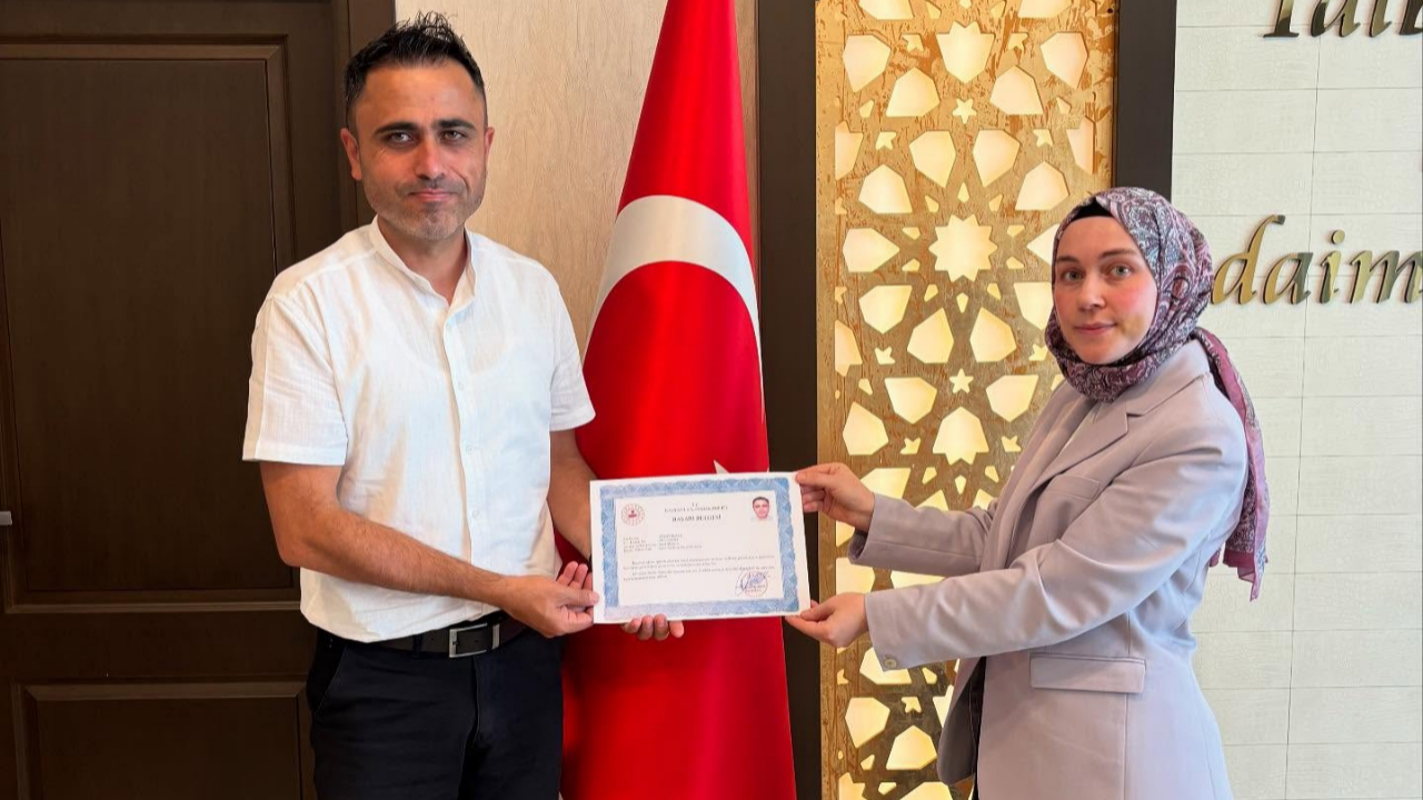 Tayini Çıkan Öğretmenden Kaymakam Çakır’a veda ziyareti