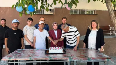 Doğum Günü Kutlamasında Anlamlı Buluşma