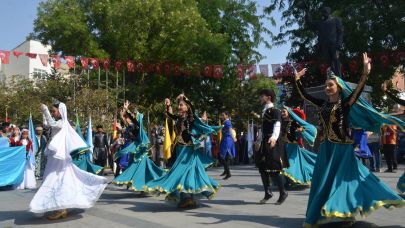 Karaman'da 7. Uluslararası Türk Dünyası Şöleni Başladı