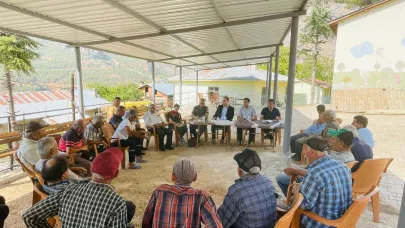 Köy Meydanında Halk Toplantısı Yapıldı