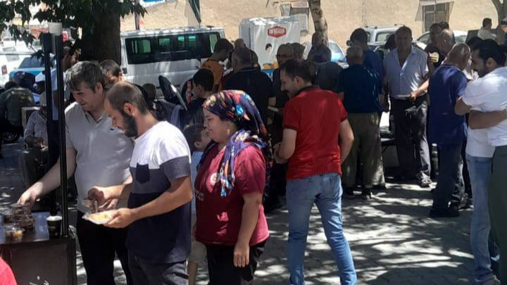 Emekseven Camisinde İrmik Helvası İkramı Yapıldı