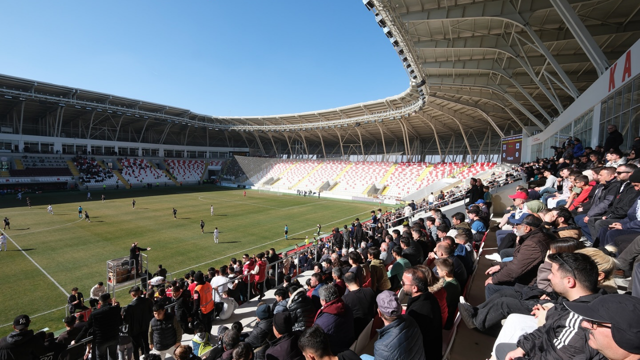 2. Ligde Sezon Başlıyor. Karaman FK Seyircisiyle Buluşuyor