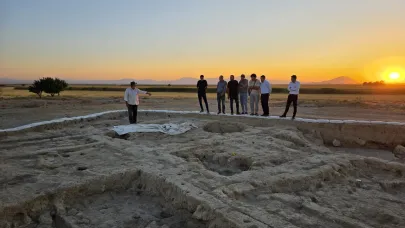 Vekil Eser, Canhasan Höyüğündeki Kazı Çalışmalarını İnceledi