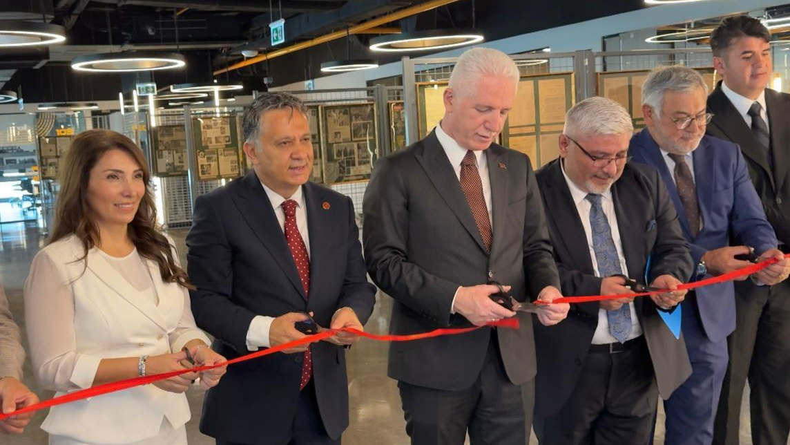 KGK’nin “Türkiye’deki Amerika” Sergisini İstanbul Valisi Açtı