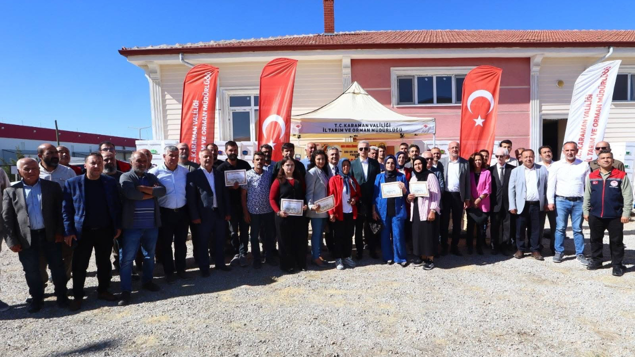 “Ana Arıcılığımız Gelişiyor” Projesi kapsamında arıcılara kovanları teslim edildi