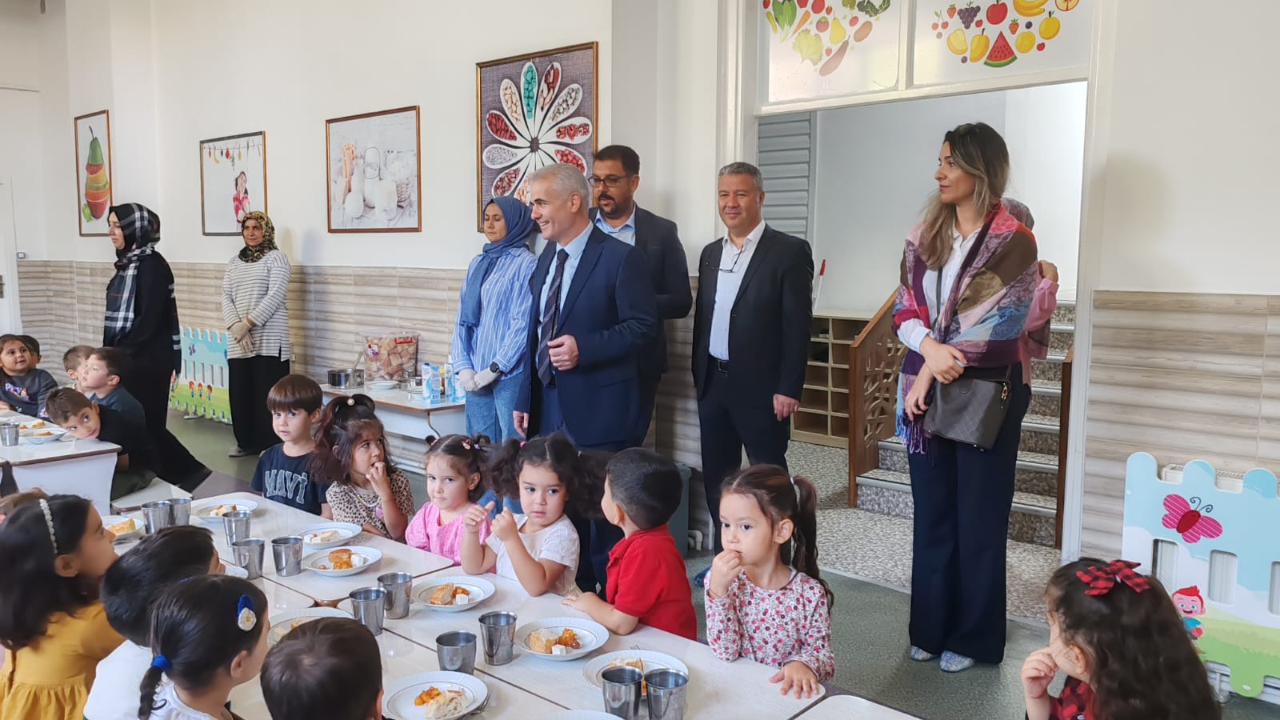 Minikler Sütün Faydalarını Öğrenerek Dünya Okul Sütü Günü’nü Kutladı