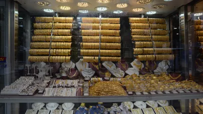 Karaman'da Gram Altın 5 bin 100 TL'ye Yükselerek Tarihi Zirvesini Gördü