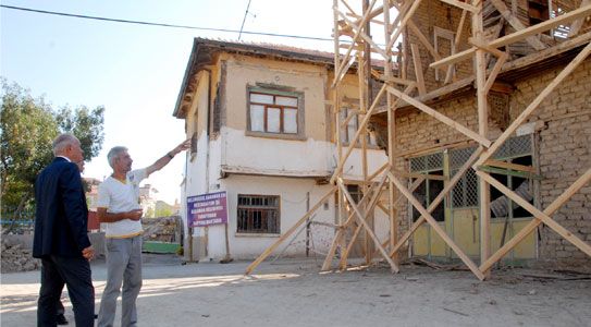 2 Asırlık Binayı Hayata Döndürüyor