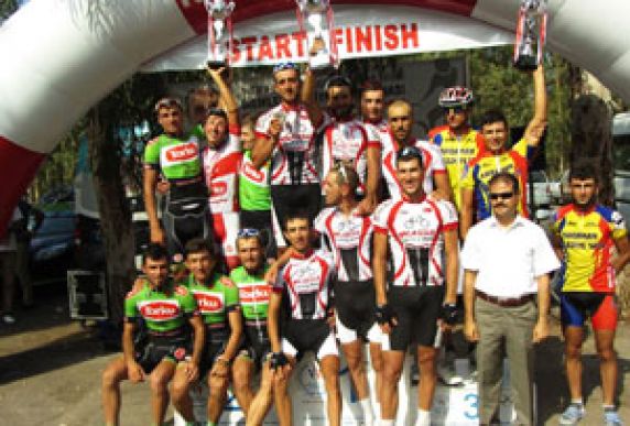 2 Milli Sporcu İle Milli Takımda