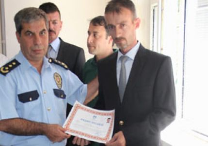 6 Polise “başarı Belgesi