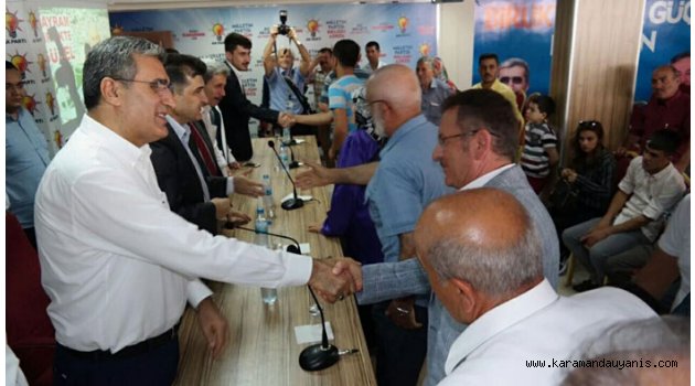 AK PARTİ'DE BAYRAMLAŞMA