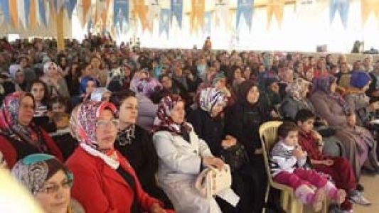 Ak Kadınlar Salonlara Sığmadı