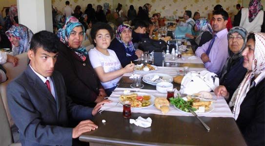 Ak Parti Engellilerle Kahvaltıda Buluştu