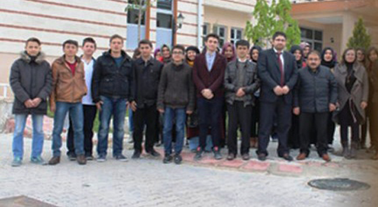 Ak Parti Gençlik Kolları Sevgi Evlerini Ziyaret Etti