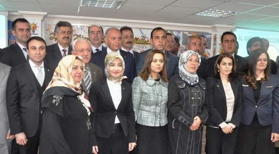 Ak Parti Meclis Üyelerini Tanıttı